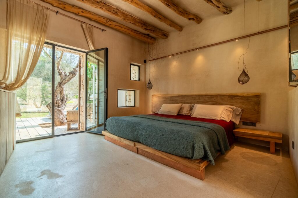 04cf4a7b-f445-4e5f-99bb-a5edc56b63a7