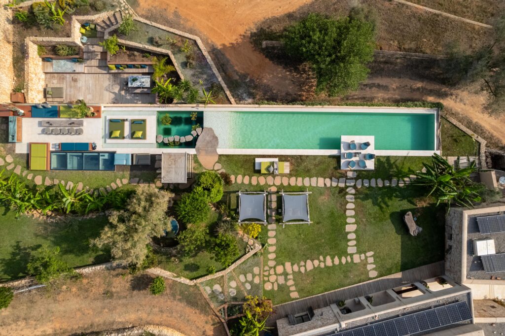 11fa90aa-e5df-402f-b153-26eb2f14b64c