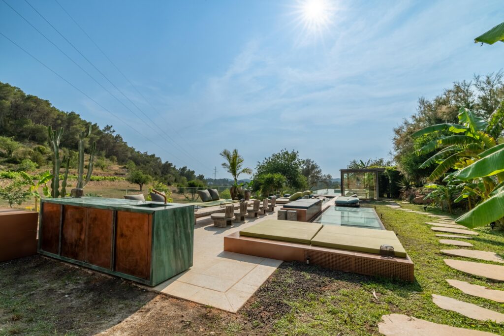 26e69456-a6ca-4b8d-92c9-6c76e30a387a