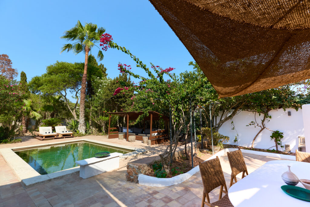 Outside Dining area 1 -Can Pardis