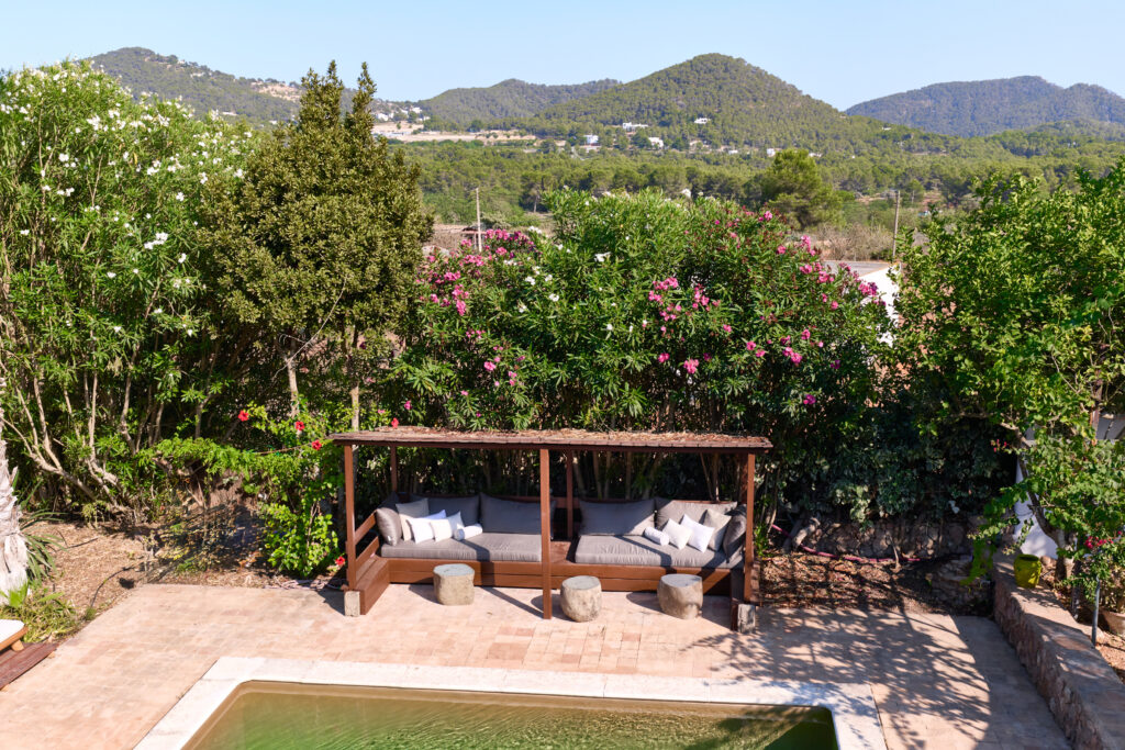 Pool 11 - Can Pardis