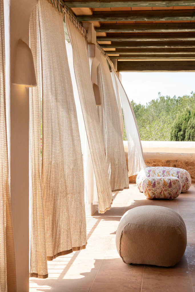 CR-UPSTAIRS TERRACE3